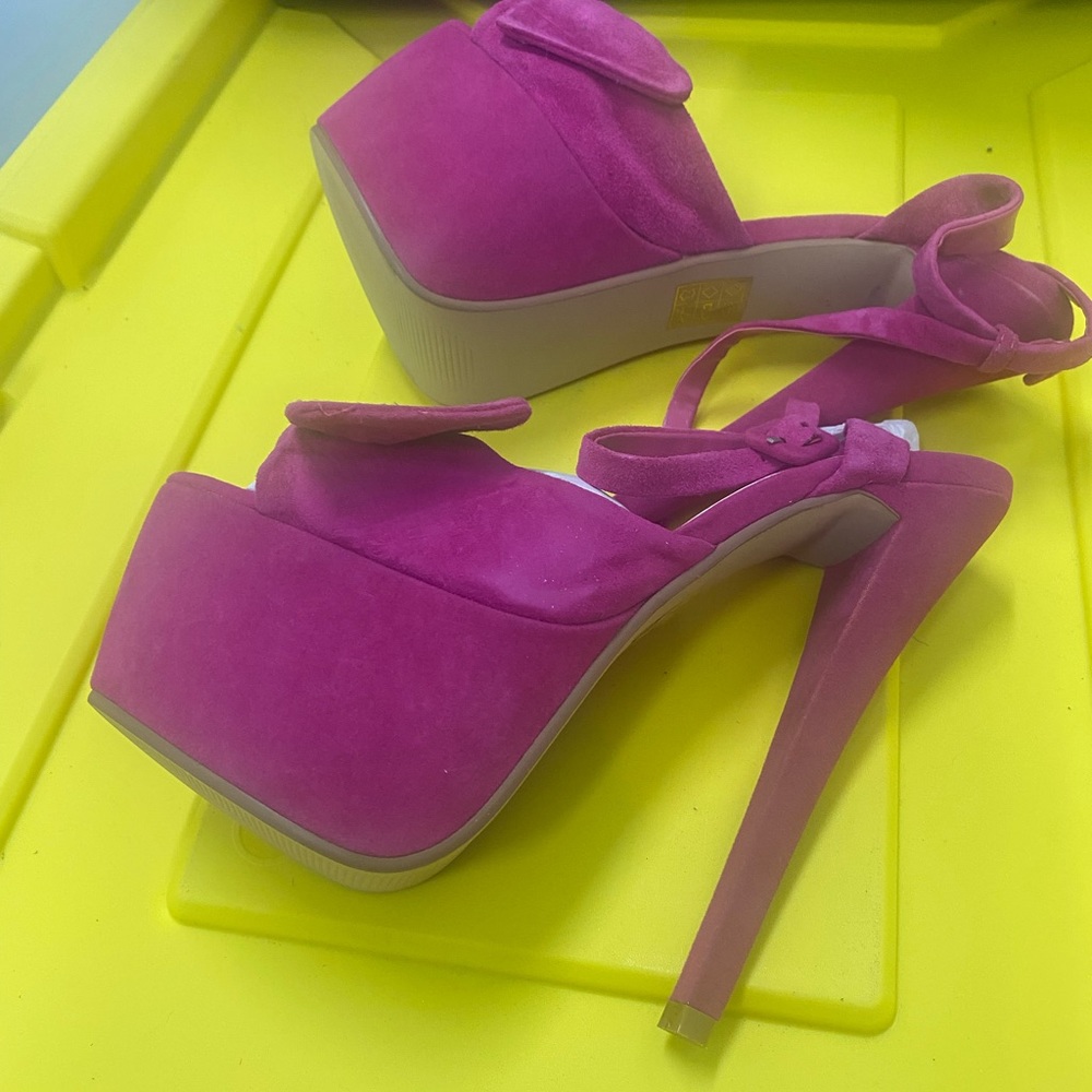 N.Y.L.A. Women's Jollie Ankle-Strap Sandal Platform fuchsia size 7.5